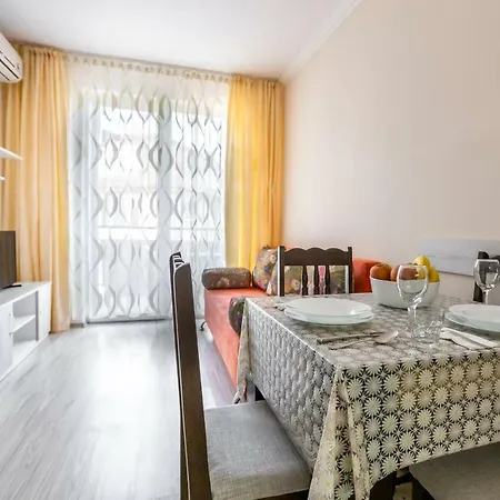 Apartment Elevator 1bdr With Wifi On 5 Floor Ve